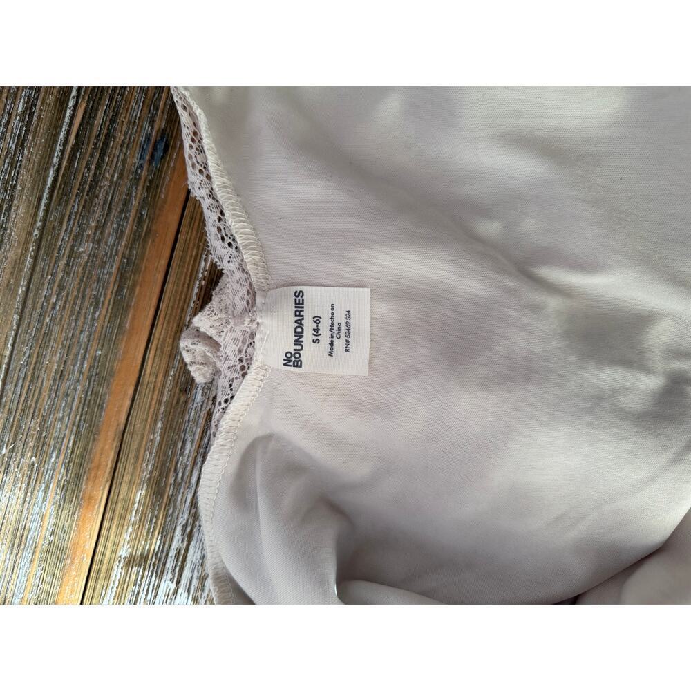 No Boundaries Lace V-Neck Crop Top with Long Sleeves Boho Beige Womens Small - Picture 6 of 10